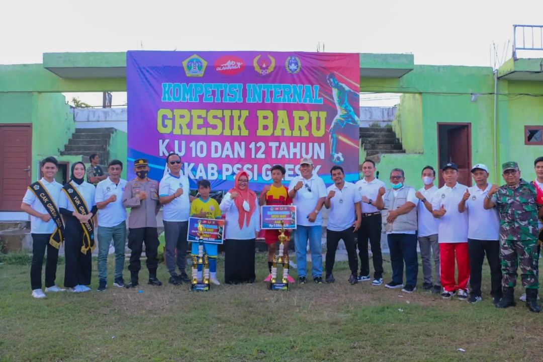 Diikuti 64 Tim Sepak Bola Se Gresik, Laga U10 dan U12 Resmi Ditutup