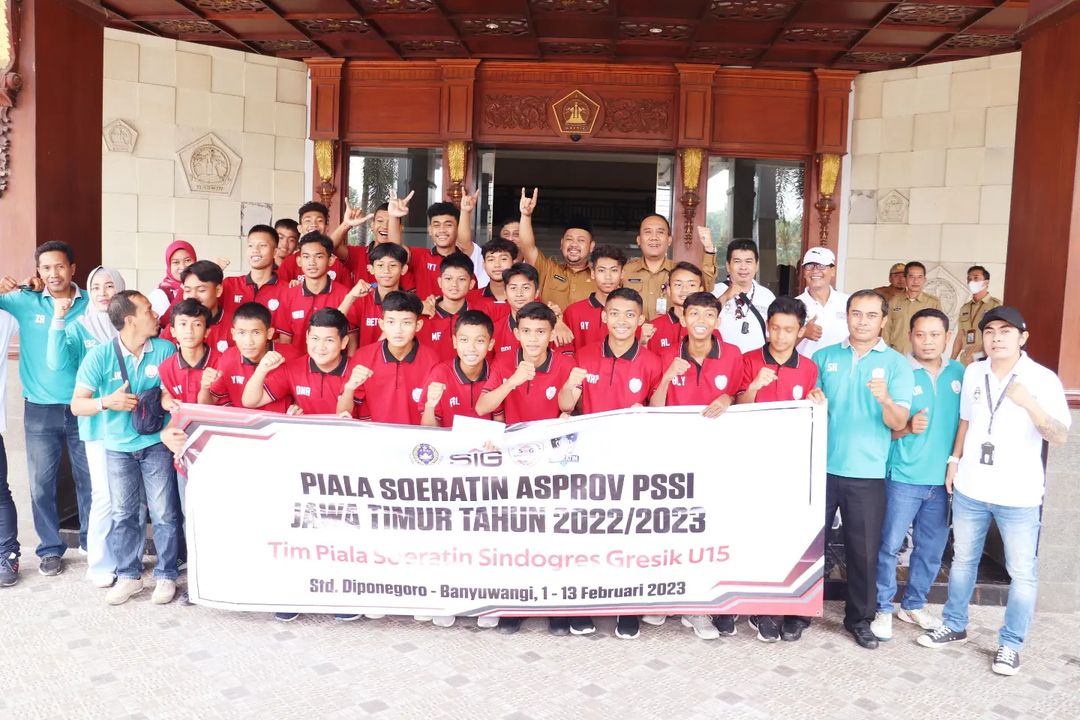 Bupati Gresik Lepas Kesebelasan U 13 dan U 15 Piala Soeratin