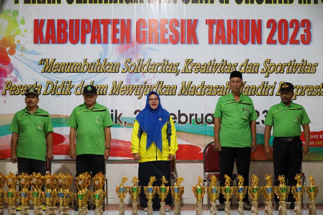 Buka Porseni MTs Gresik 2023, Bu Min Berpesan Utamakan Sportifitas