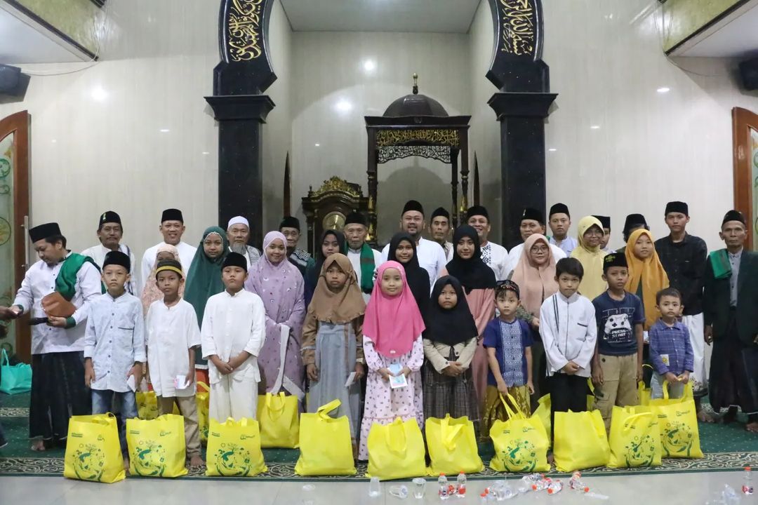 Silaturahmi Dan Jalin Komunikasi Tanpa Sekat Dengan Masyarakat, Gus Yani Sholat Tarawih Bersama Di Hulaan