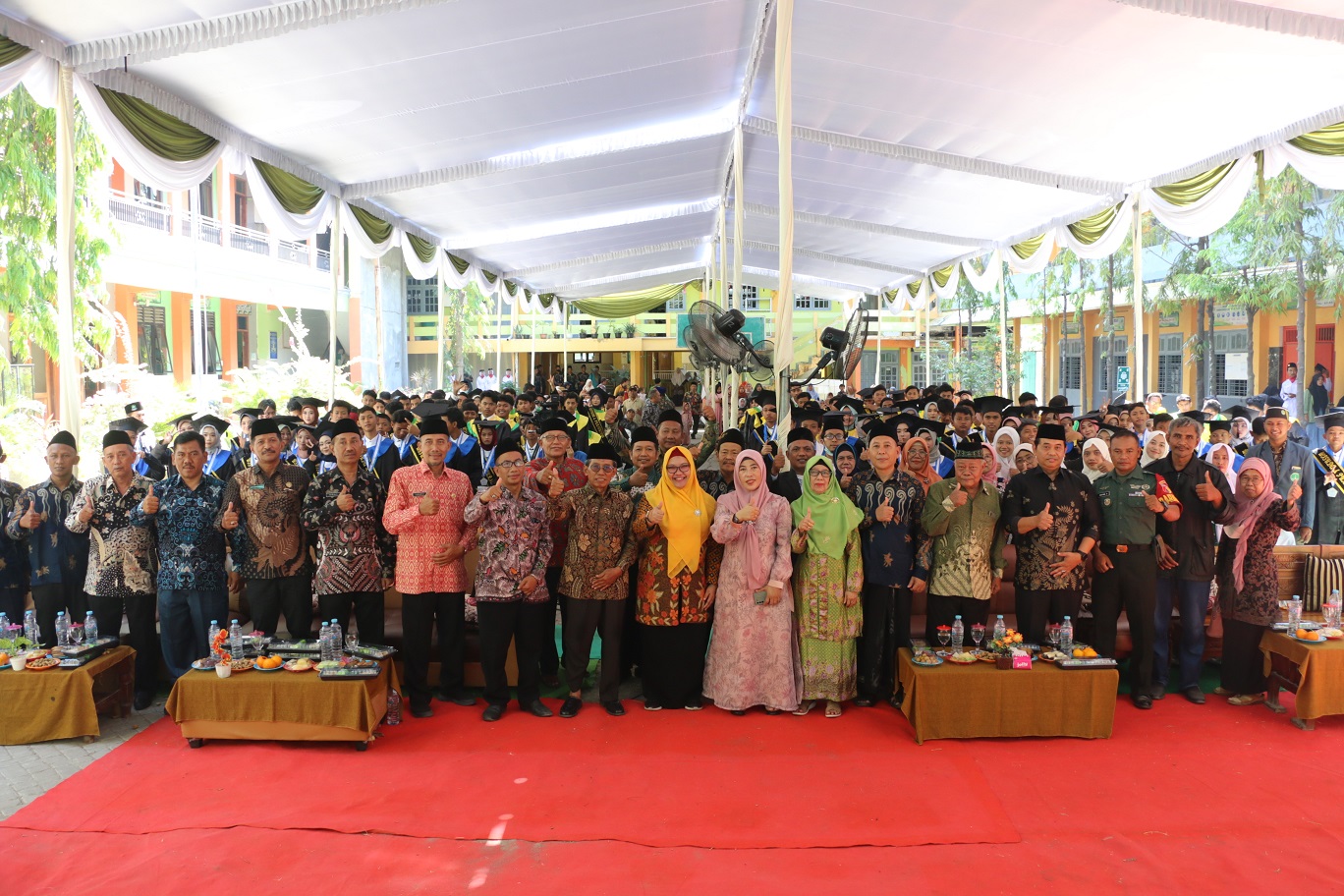 Kunjungi Kecamatan Benjeng, Wabup Gresik Aminatun Habibah Resmikan Workshop Pemesinan Sekaligus Hadiri Wisuda Maarif Benjeng