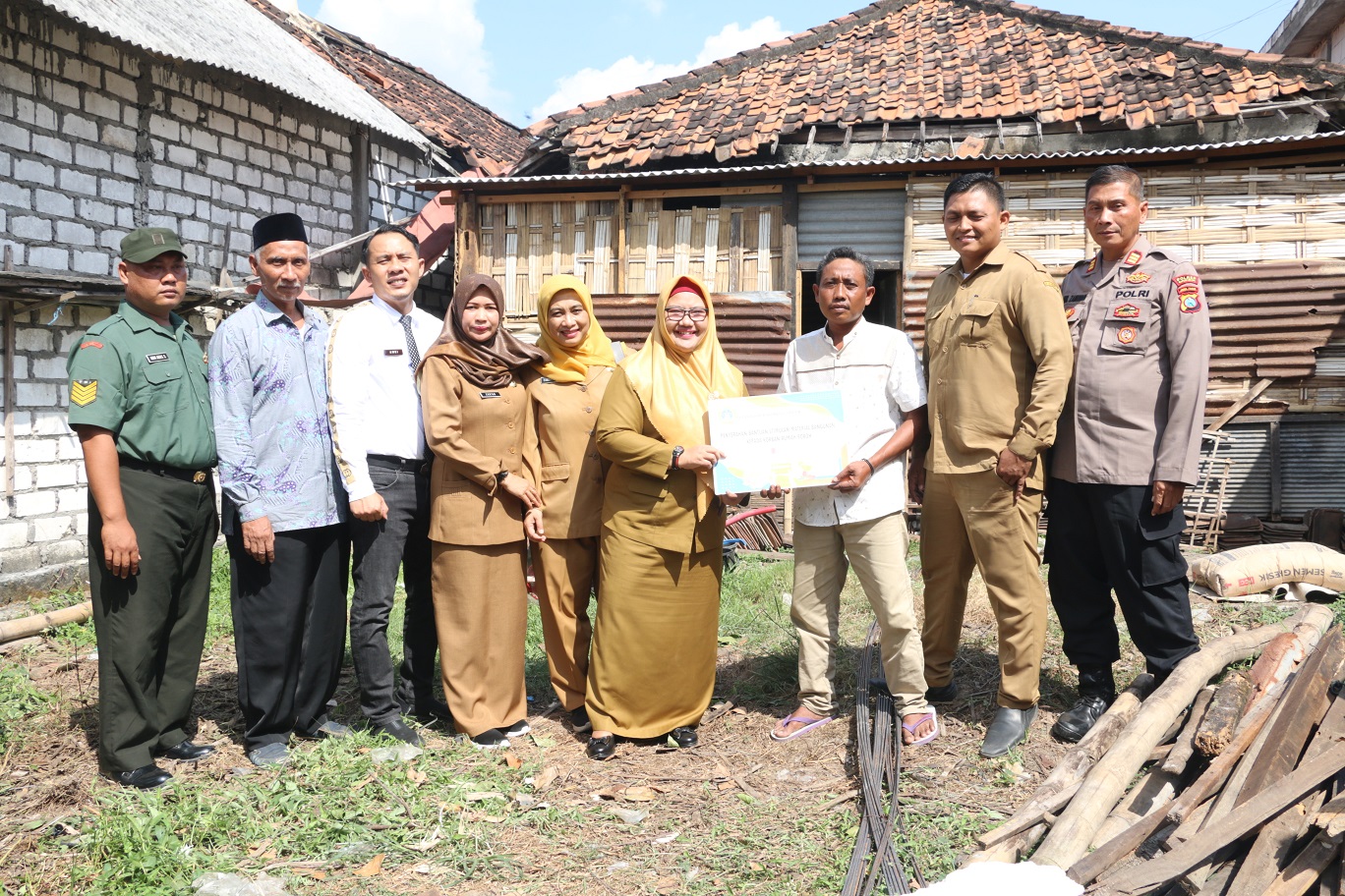 Rata Dengan Tanah, Rumah Abdul Karim Dibangun Kembali Lewat Program Rehabilitasi RTLH Pemkab Gresik