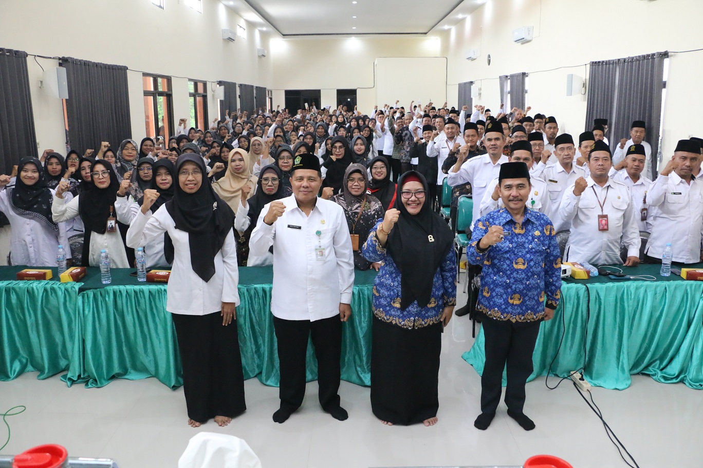 Dihadapan 357 Kepala Sekolah Dan Pengawas Instansi Pendidikan Dibawah Kemenag, Bu Min Ajak Ekosistem Pendidikan Majukan Gresik Lewat Cerdaskan Generasi Muda