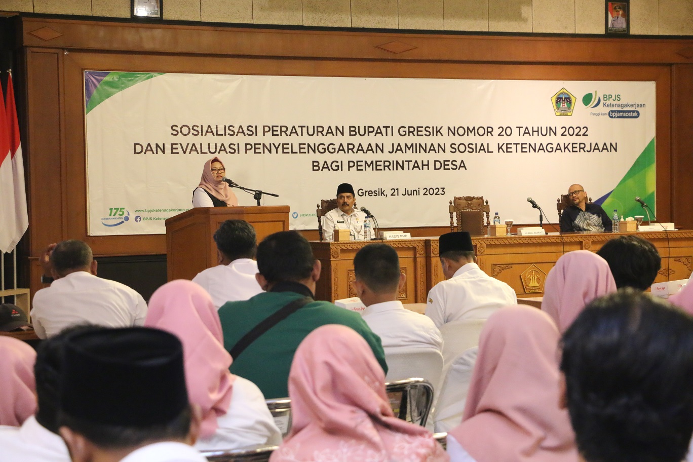  Gelar Sosialisasi Bersama BPJAMSOSTEK Gresik, Wabup Aminatun Habibah Dorong Pemerintah  Desa Ikut sertakan Pekerja Rentan Dalam BPJS Ketenagakerjaan