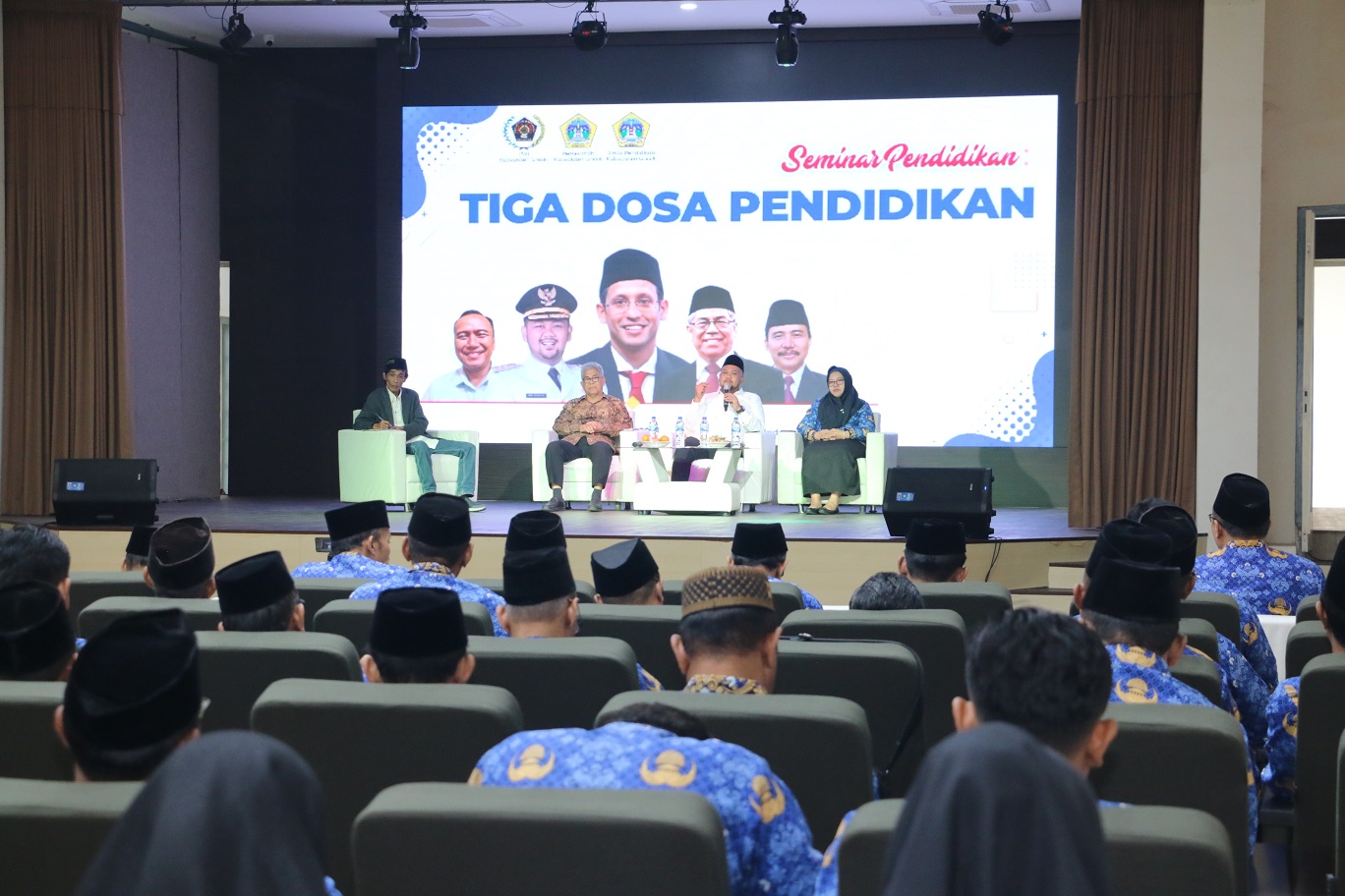 Momen Tahun Ajaran Baru, PWI Bersama Dinas Pendidikan Gresik Gelar Seminar Nasional Bertajuk '3 Dosa Pendidikan