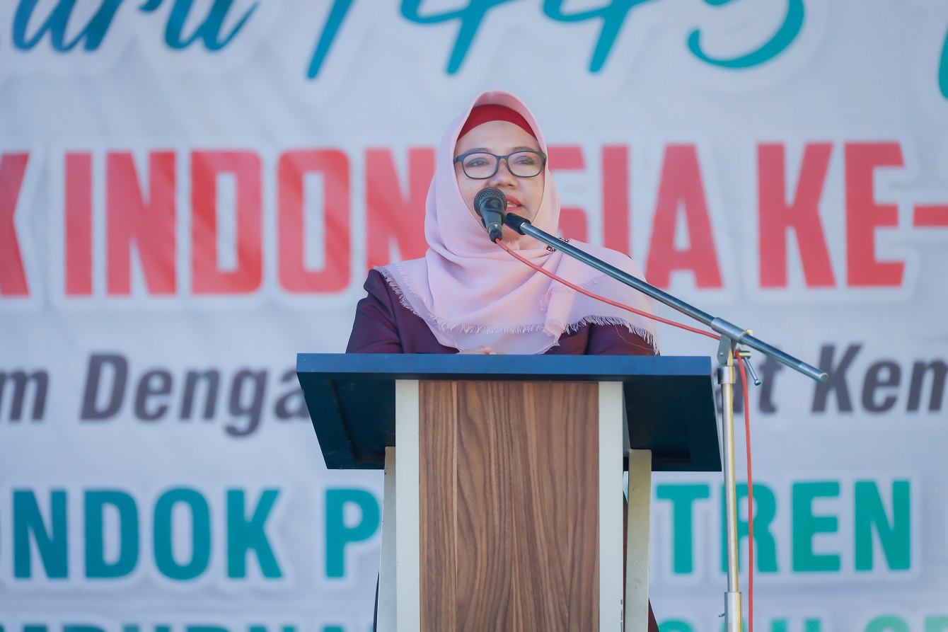 Buka Pentas Seni Dan Gelar Karya Qomaruddin, Bu Min Pacu Semangat Para Siswa Untuk Terus Berprestasi