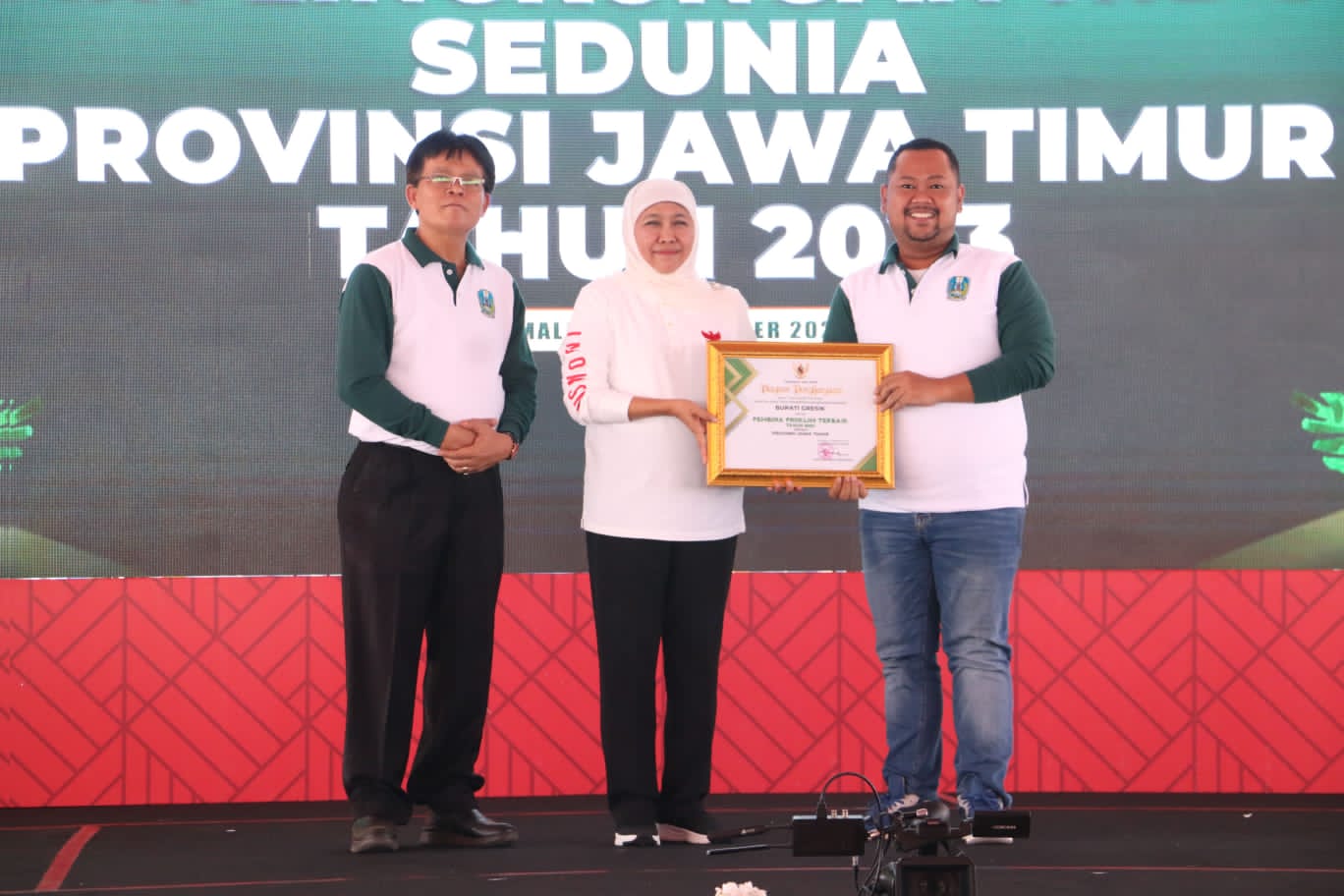 Raih Penghargaan Pembina Proklim Terbaik Jawa Timur, Bupati Yani Persembahkan Penghargaan Untuk Pegiat Lingkungan