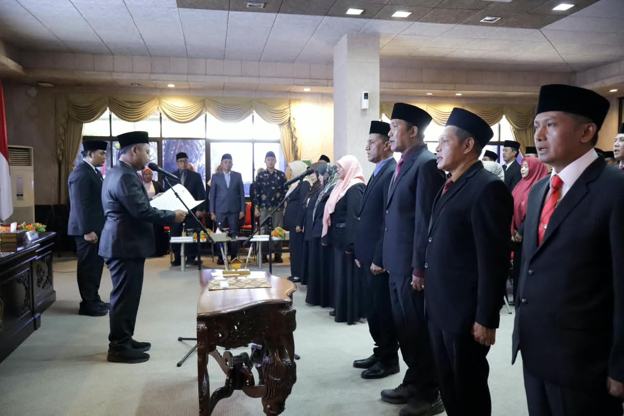 Bupati Gresik Lantik 25 Pejabat, Perkuat Organisasi dan Pelayanan Publik