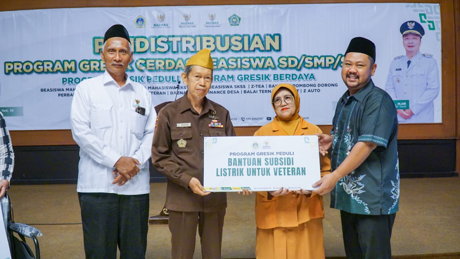 Pemkab Gresik Bersama Baznas Salurkan Bantuan Pendidikan dan Pemberdayaan